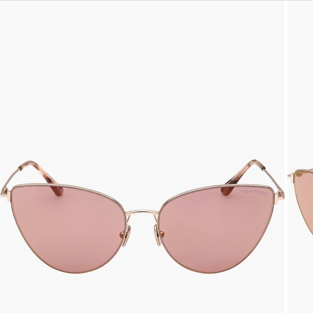 Authentic Tom Ford sunglass . Pink lens beautiful hue.